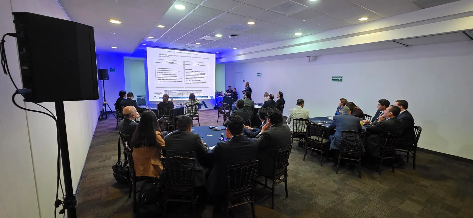 Sala de conferencias para webinars híbridos